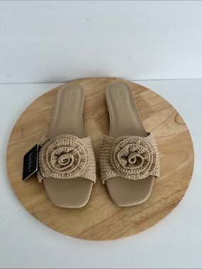 Nicole Miller Womens Rosette Heeled Sandals